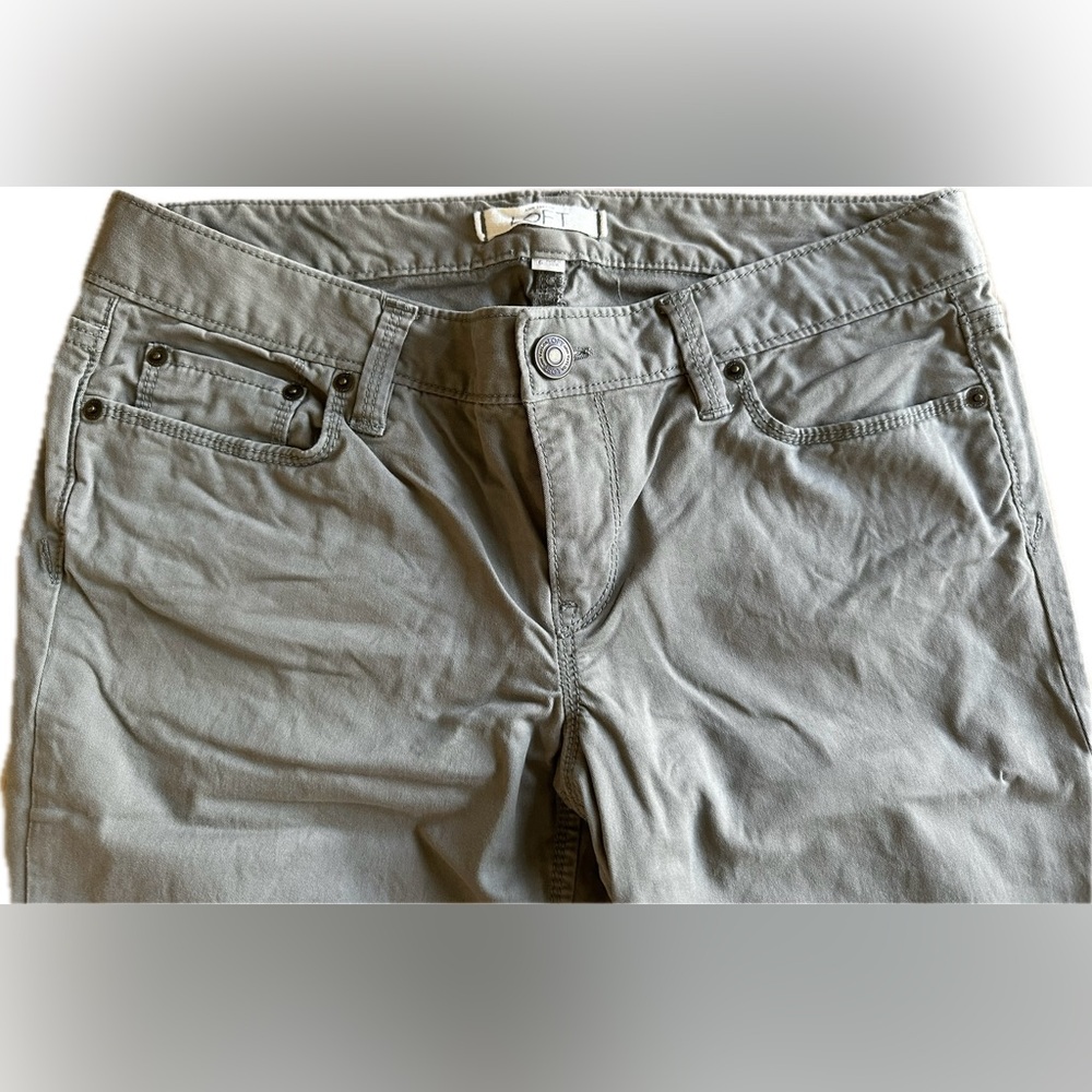 Ann Taylor LOFT Kaki Pants - Picture 3 of 8